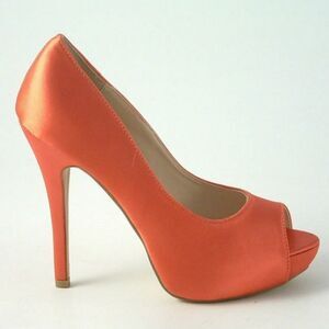 BRAND NEW SONHODOSPES PEEP-TOE PUMPS